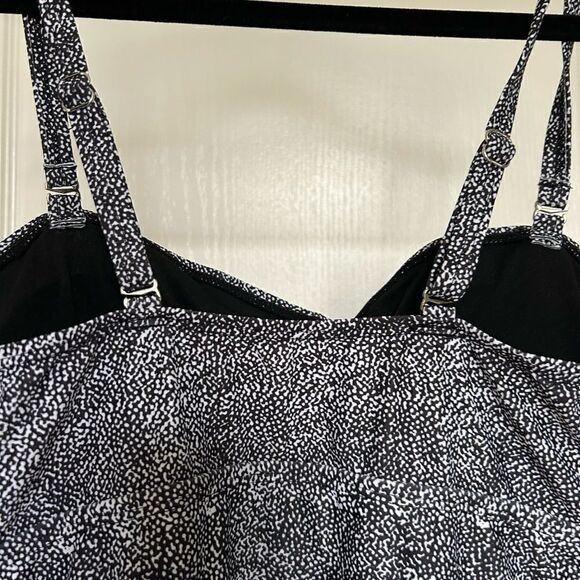 New Grace Sunny Women’s One Piece Swimsuit Dress with Ruffle Hem - Picture 7 of 12